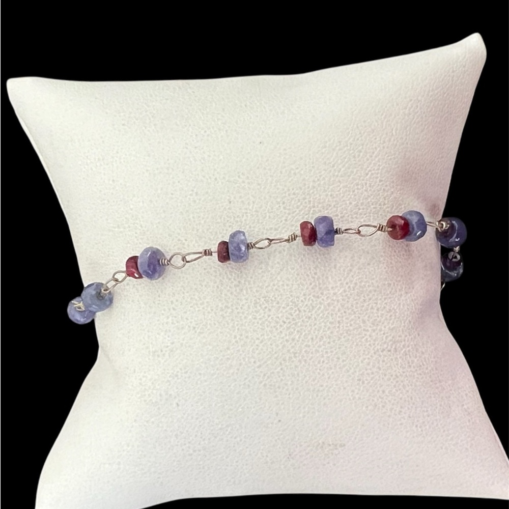 Silver wire Beaded Bracelet in Amethyst and Red stones